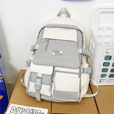 Pánsky textilný ležérny batoh s logom na prednom vrecku