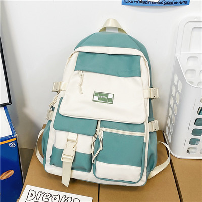 Pánsky textilný ležérny batoh s logom na prednom vrecku