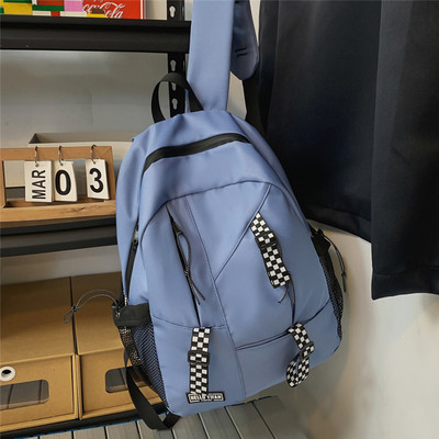 Pánsky ležérny batoh so zapínaním na zips a nápisom