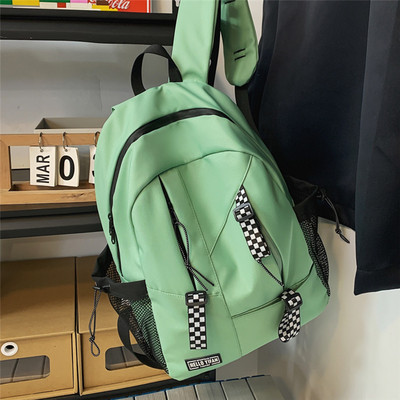 Pánsky ležérny batoh so zapínaním na zips a nápisom