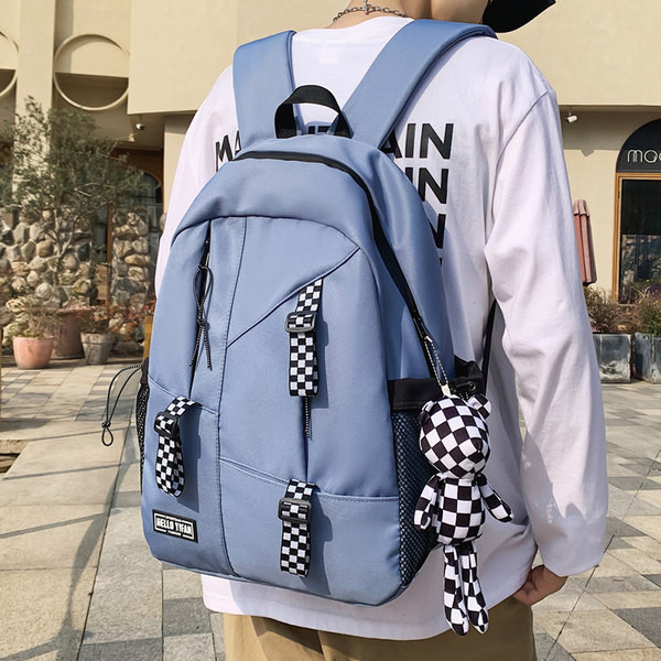 Pánsky ležérny batoh so zapínaním na zips a nápisom