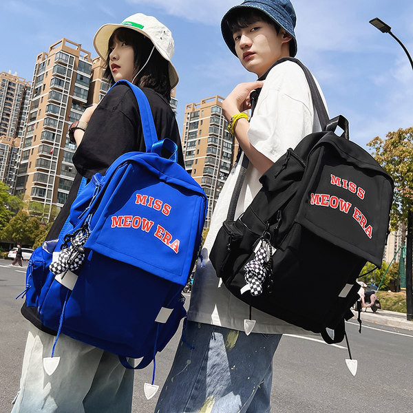 Pánsky ležérny batoh s obrázkami a nápismi