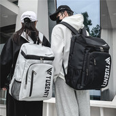 Nový model textilného batohu s nápisom a zipsom