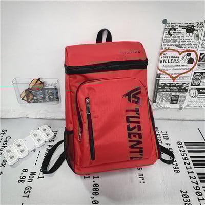 Nový model textilného batohu s nápisom a zipsom