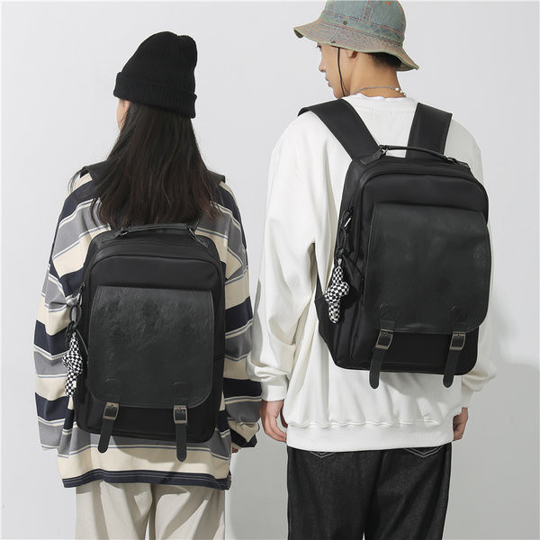 Pánsky batoh z eko kože s kľúčenkou