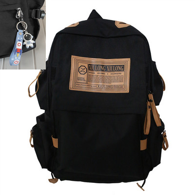 Textilný batoh s vreckami a širokými popruhmi