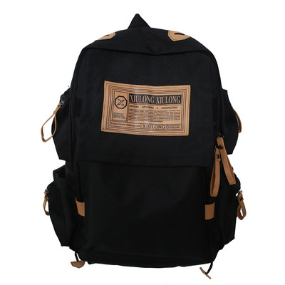 Textilný batoh s vreckami a širokými popruhmi