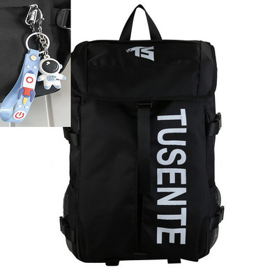 Pánsky batoh s nápisom a plastovým zapínaním, vhodný na každodenné nosenie