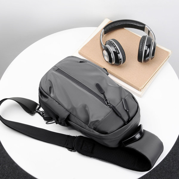 Pánsky ležérny batoh so zipsom a nápisom, dva modely