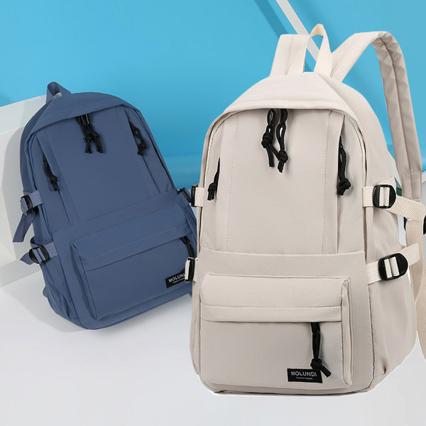 Pánsky batoh s nápisom a širokými popruhmi