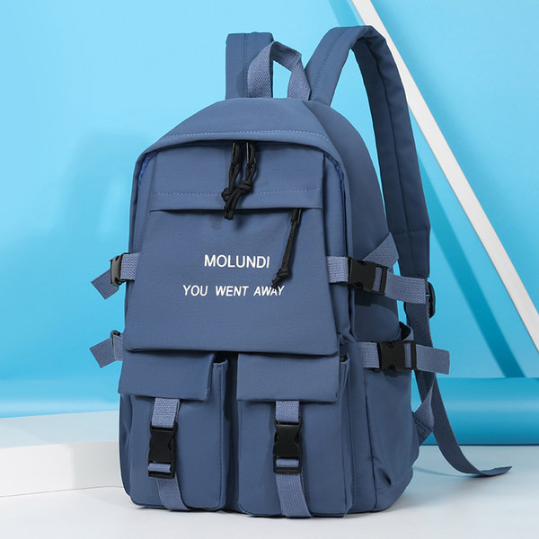 Pánsky batoh s nápisom a širokými popruhmi