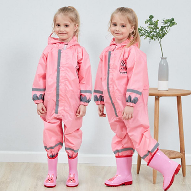 Salopetă de ploaie unisex pentru copii cu benzi reflectorizante din desene animate 3D cu glugă