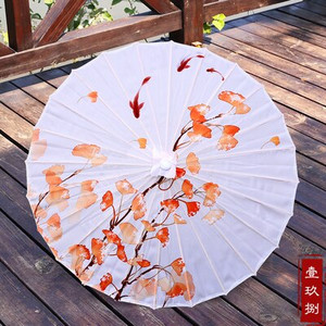 Naiste vihmavari Siidist õues Jaapani kirsiõied iidse tantsu pulma dekoratiivne vihmavari Hiina stiilis õlipaberist vihmavari