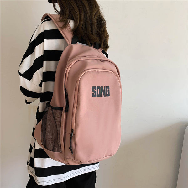 Nový model textilného batohu s nápisom pre mužov