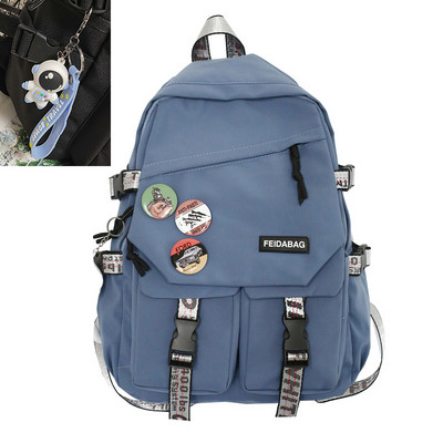 Veľký batoh s ozdobnými prvkami