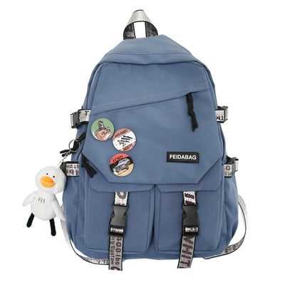 Veľký batoh s ozdobnými prvkami