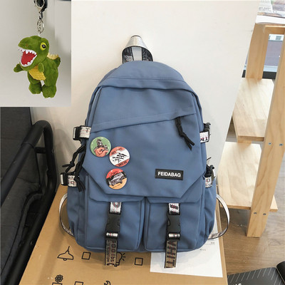 Veľký batoh s ozdobnými prvkami