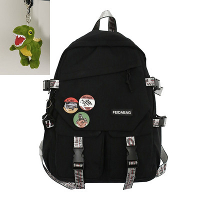 Veľký batoh s ozdobnými prvkami