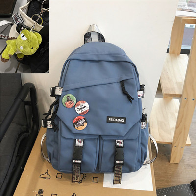 Veľký batoh s ozdobnými prvkami