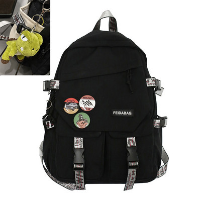 Veľký batoh s ozdobnými prvkami