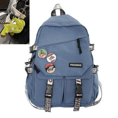 Veľký batoh s ozdobnými prvkami