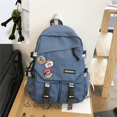 Veľký batoh s ozdobnými prvkami