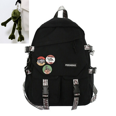 Veľký batoh s ozdobnými prvkami