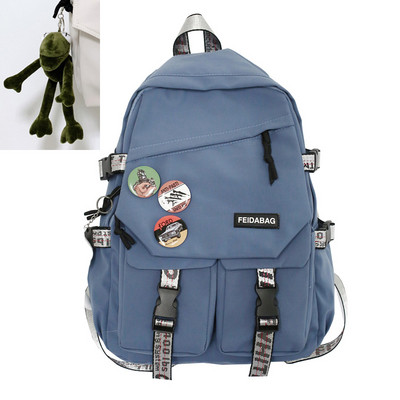 Veľký batoh s ozdobnými prvkami