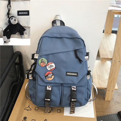 Veľký batoh s ozdobnými prvkami