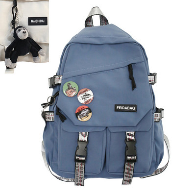 Veľký batoh s ozdobnými prvkami