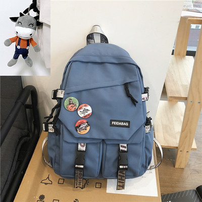 Veľký batoh s ozdobnými prvkami