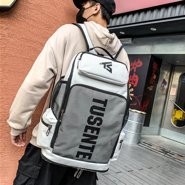 Ležeran muški ruksak sa širokim naramenicama - pogodan za putovanja