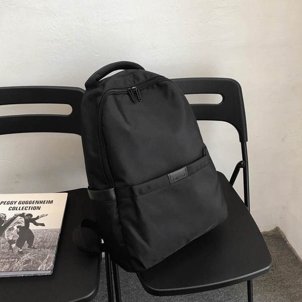 Veľký textilný batoh čistého modelu na šport aj každodenné nosenie