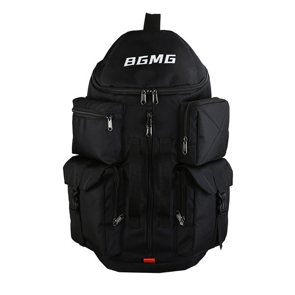 Športový pánsky batoh s niekoľkými priehradkami