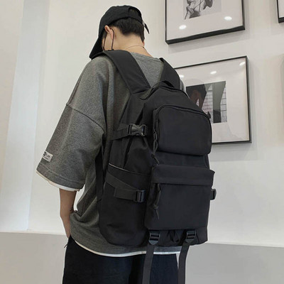 Pánsky batoh s vreckom a zapínaním na pracku