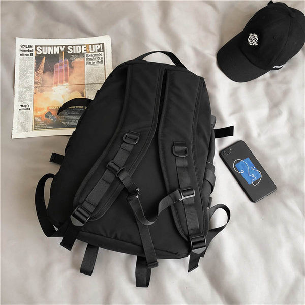 Pánsky batoh s vreckom a zapínaním na pracku