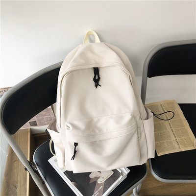 Jednofarebný textilný batoh na zips s 3D prvkom pre mužov