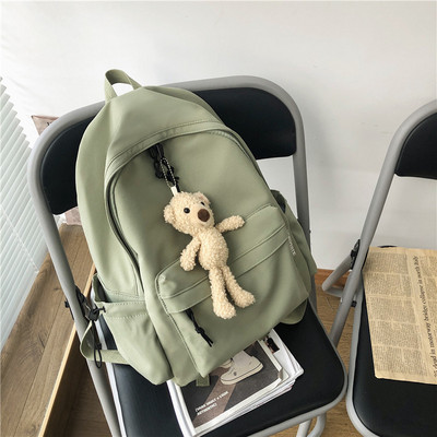 Jednofarebný textilný batoh na zips s 3D prvkom pre mužov