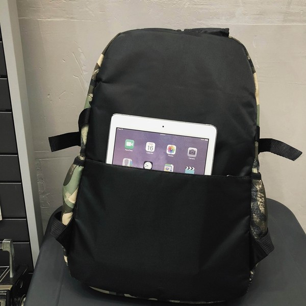 Pánsky plátený batoh so širokými popruhmi