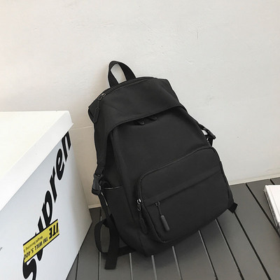 Jednofarebný textilný batoh pre mužov so zipsom