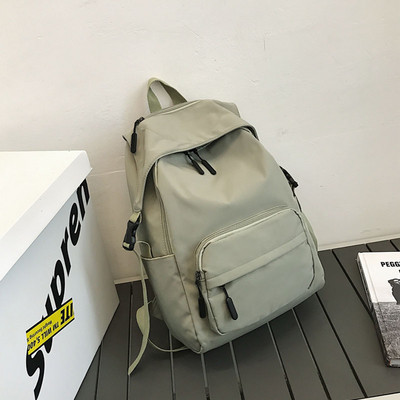 Jednofarebný textilný batoh pre mužov so zipsom