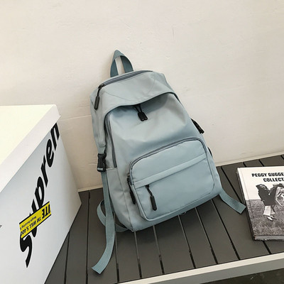 Jednofarebný textilný batoh pre mužov so zipsom