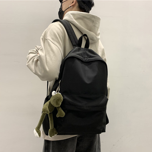 Pánsky plátený batoh v čiernej farbe