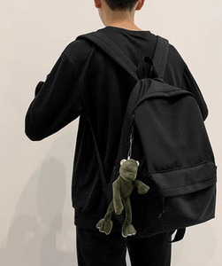 Ležérny textilný batoh pre mužov so zipsom a 3D prvkom