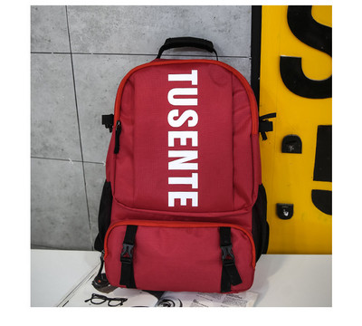 Pánsky textilný batoh s plastovými zapínaniami a nápisom