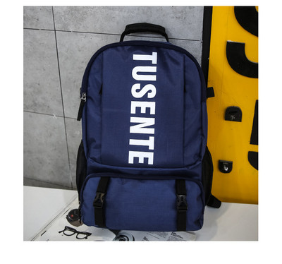 Pánsky textilný batoh s plastovými zapínaniami a nápisom