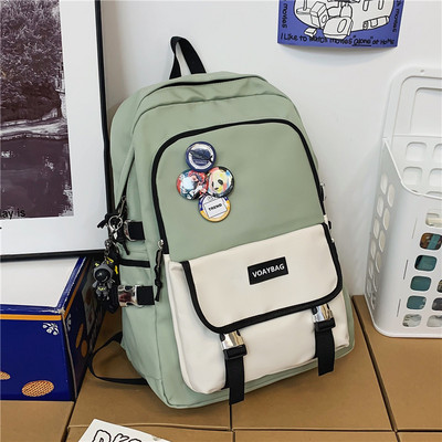 Pánsky batoh nového modelu so širokými popruhmi a vreckami