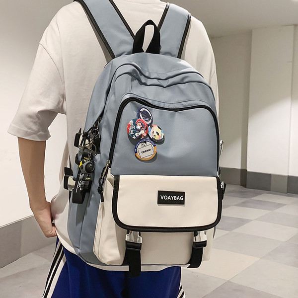 Pánsky batoh nového modelu so širokými popruhmi a vreckami