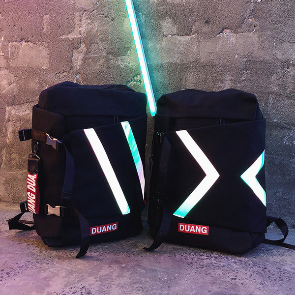 Pánsky ležérny batoh s logom na zips