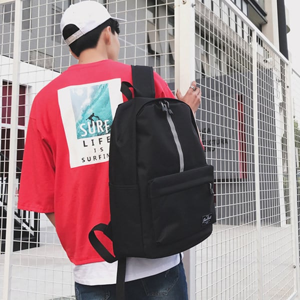 Športový pánsky batoh so širokými popruhmi v čiernej farbe